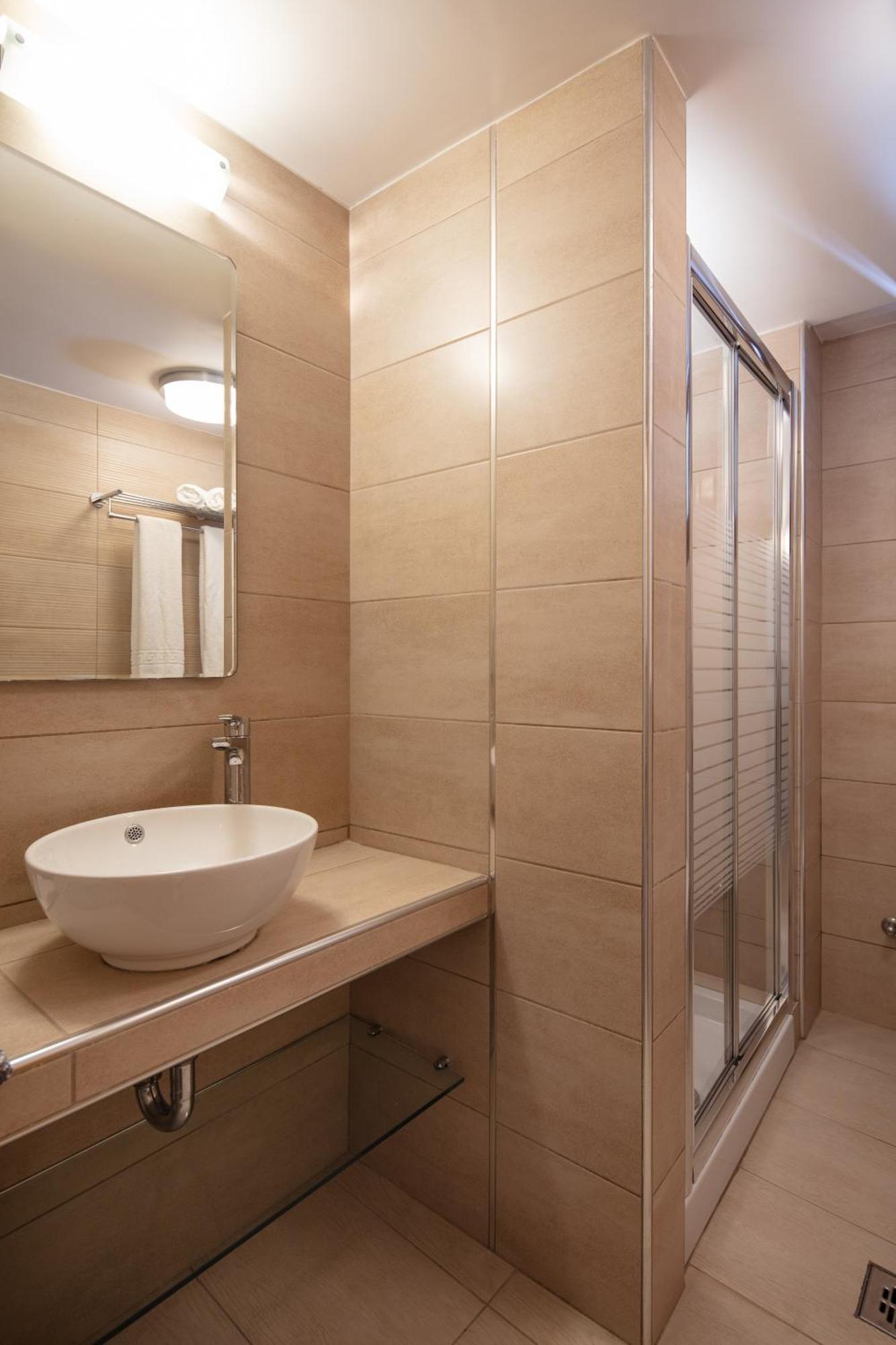 Hotel Rezi Парга Екстериор снимка