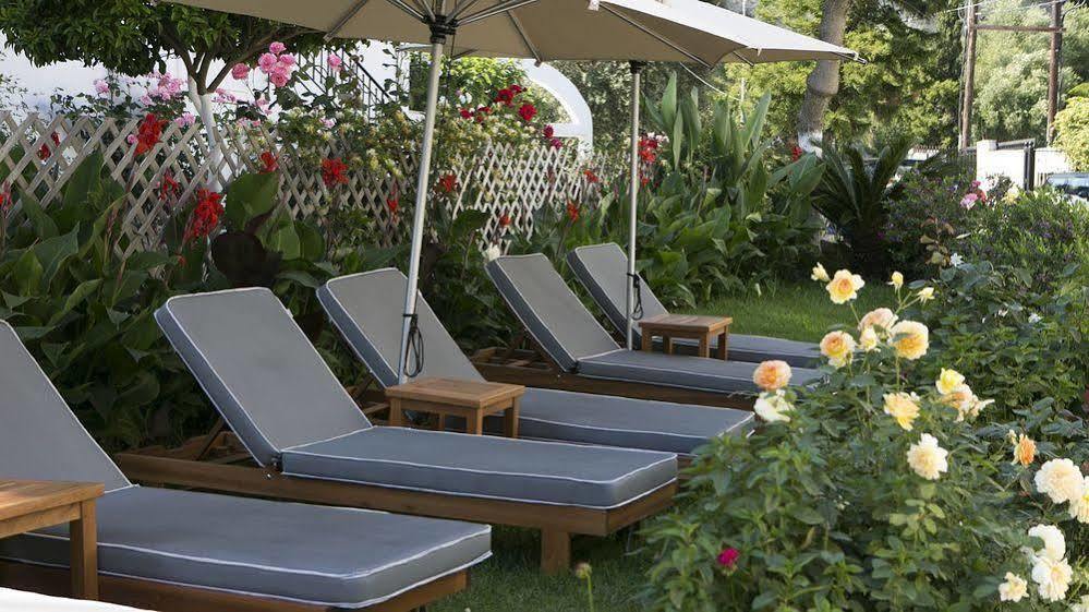 Hotel Rezi Парга Екстериор снимка